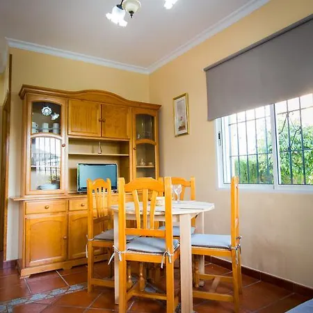 Holidays2torremolinos Low Cost Apartament *