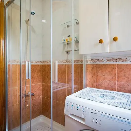Holidays2torremolinos Low Cost